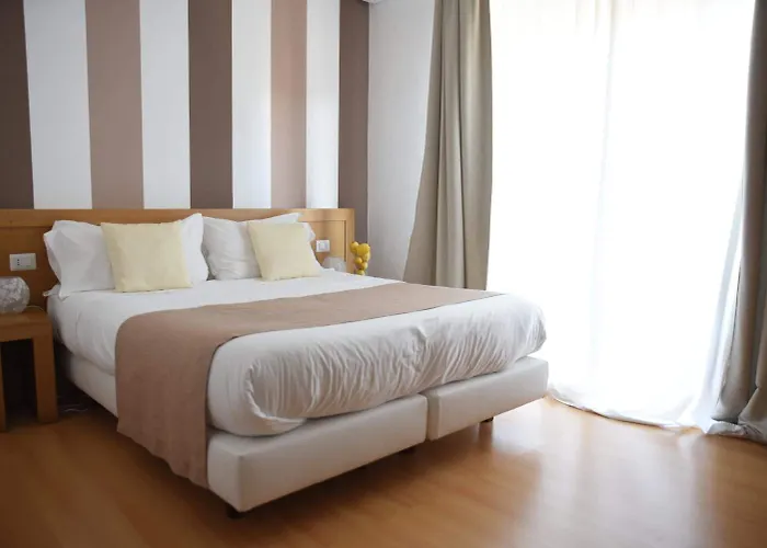 The Night 4* Сорренто