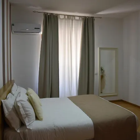 The Night בית הארחה 4*