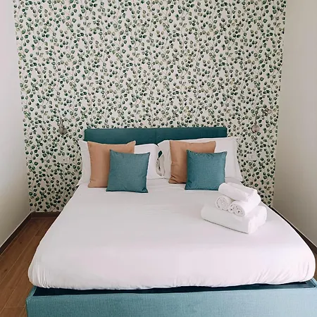 The Night בית הארחה 4*