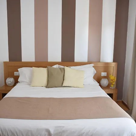 The Night בית הארחה 4*