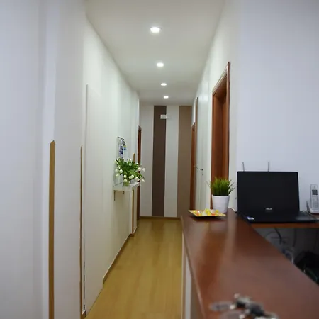 Konukevi The Night Sorrento