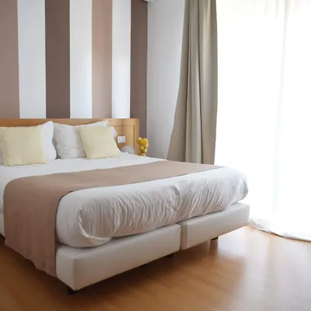 The Night 4* Сорренто