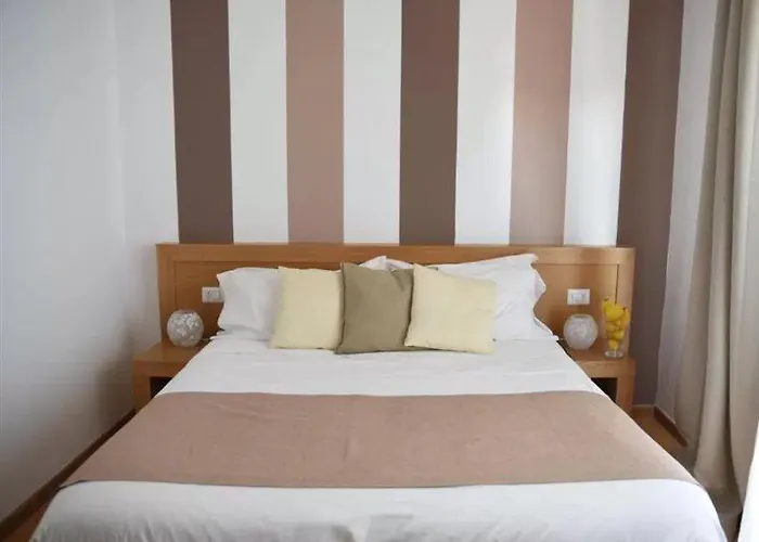 The Night 4* Sorrento