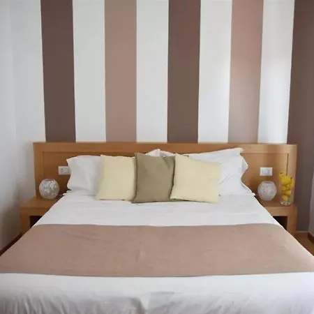 The Night 4* Σορέντο