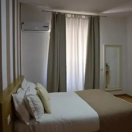 The Night Πανσιόν