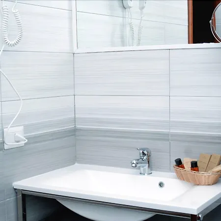 The Night 4* Σορέντο